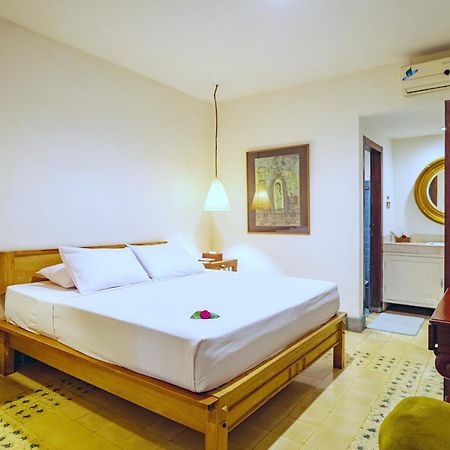 Hotel Tugu Blitar Kültér fotó