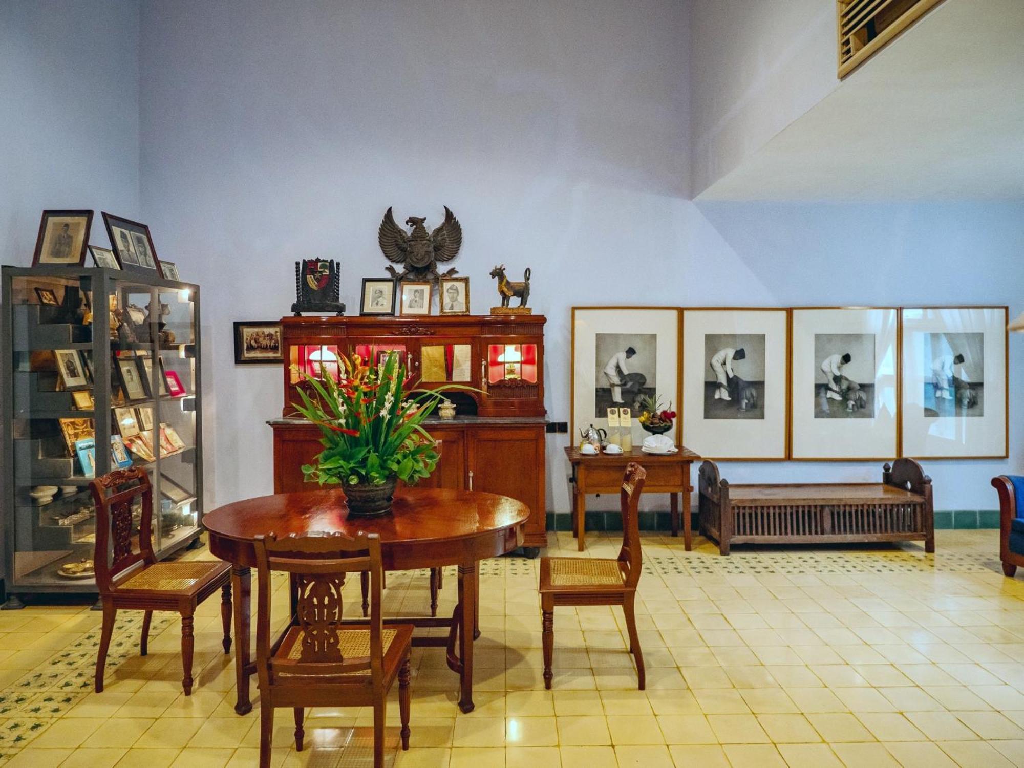 Hotel Tugu Blitar Kültér fotó