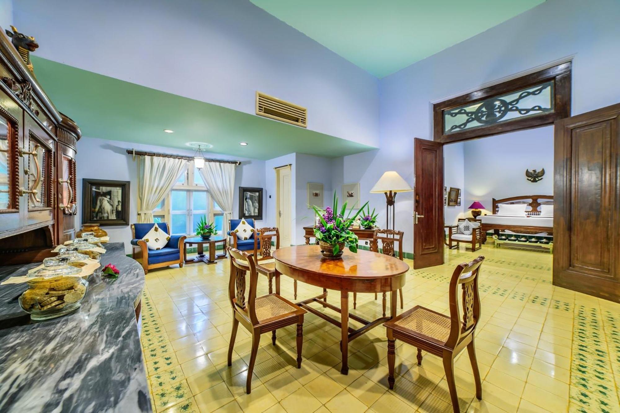 Hotel Tugu Blitar Kültér fotó