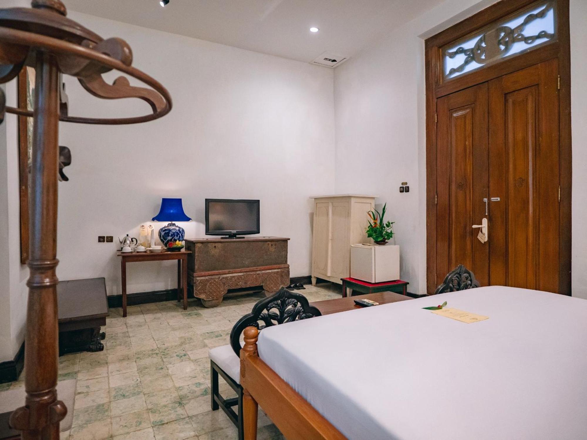 Hotel Tugu Blitar Kültér fotó