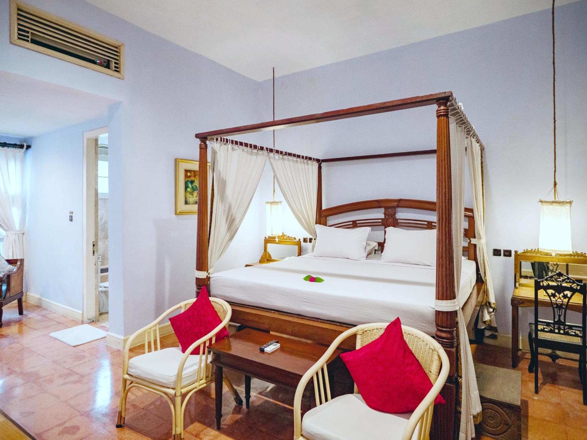 Hotel Tugu Blitar Kültér fotó