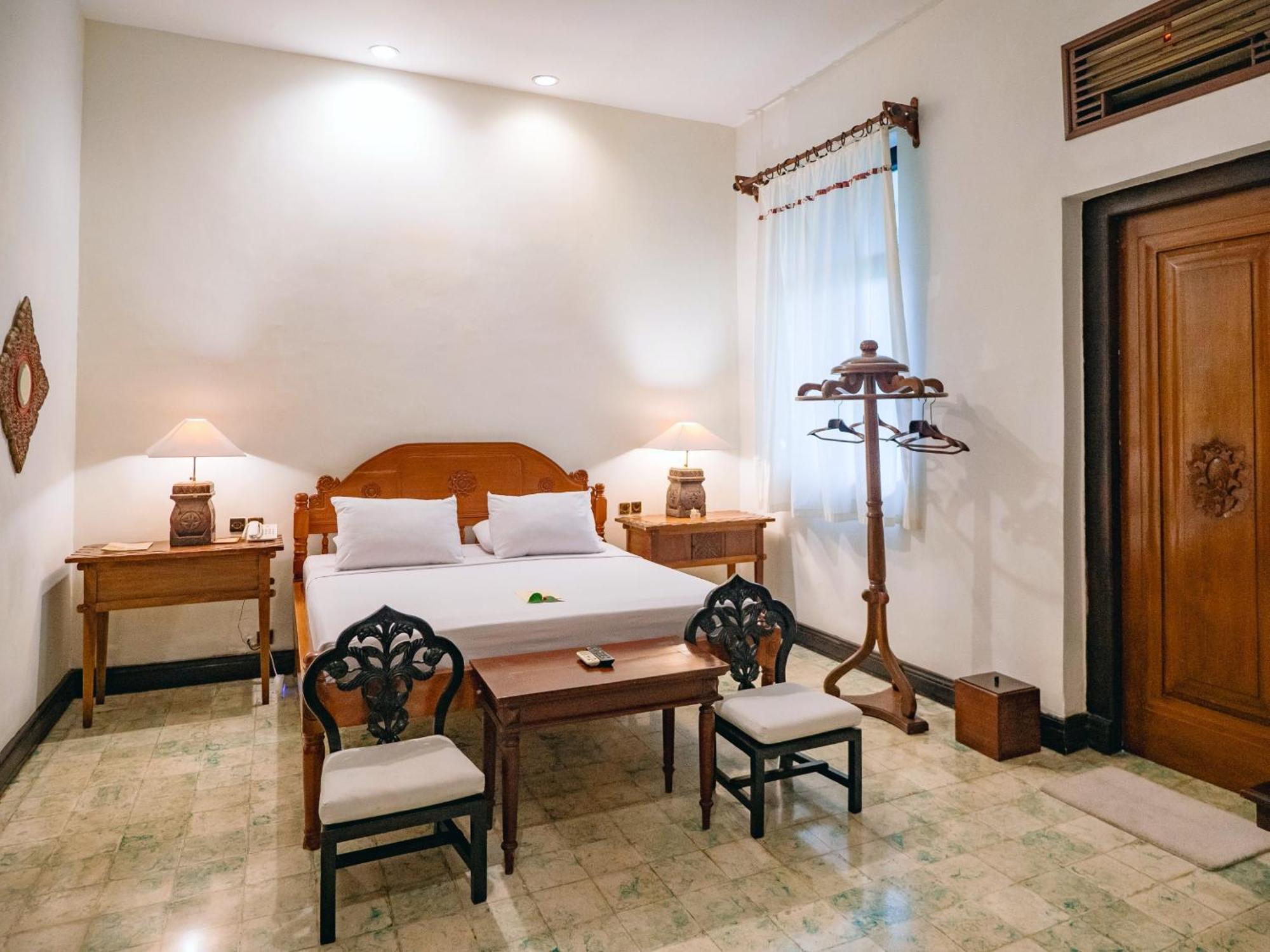 Hotel Tugu Blitar Kültér fotó