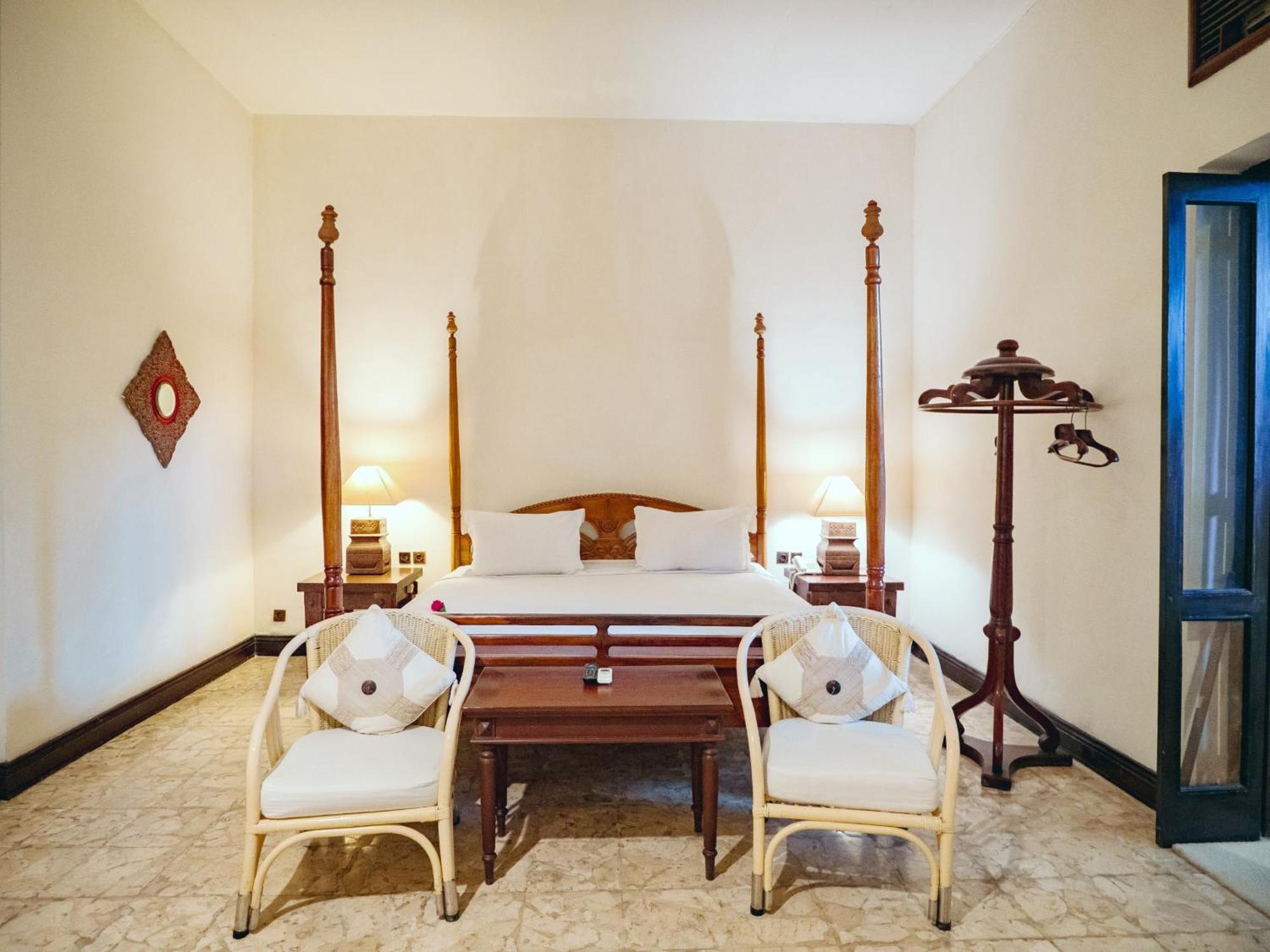 Hotel Tugu Blitar Kültér fotó
