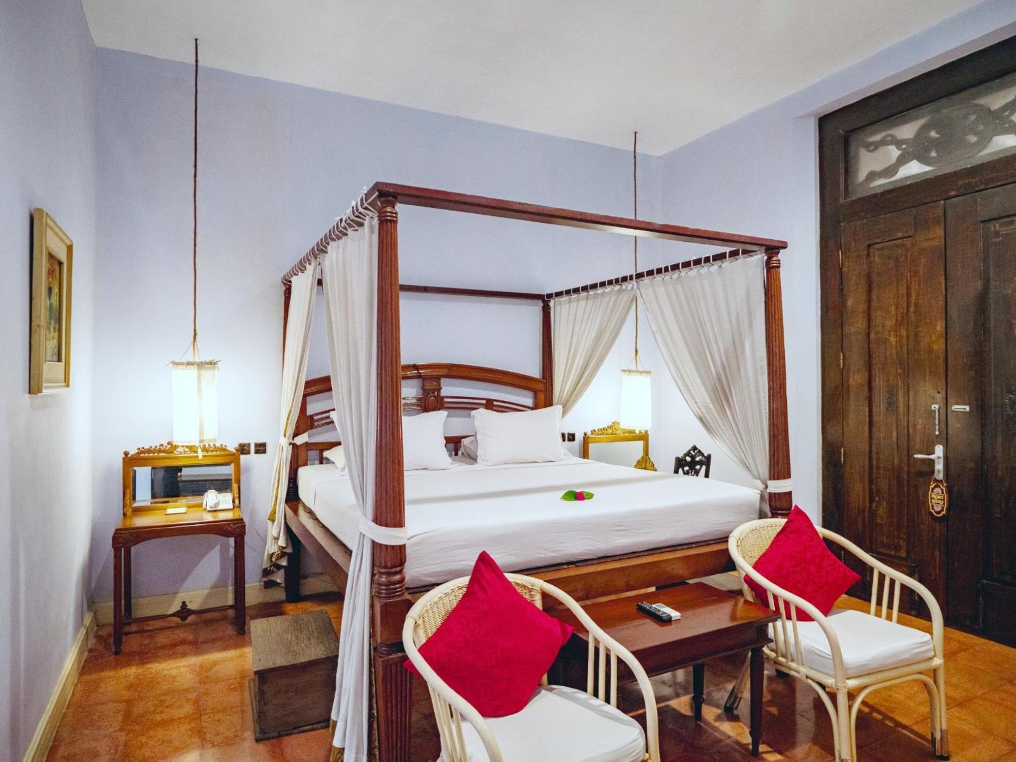 Hotel Tugu Blitar Kültér fotó
