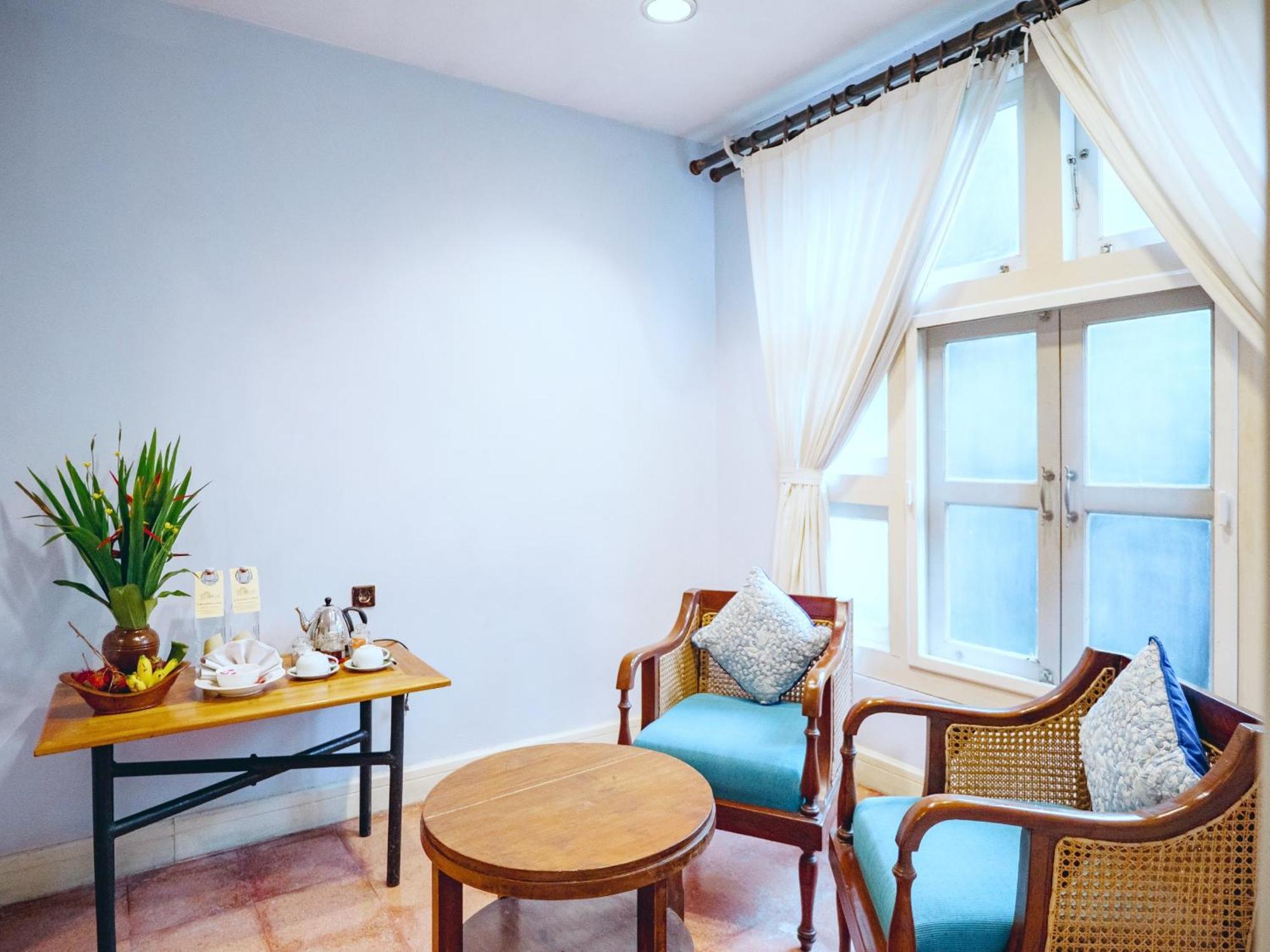 Hotel Tugu Blitar Kültér fotó