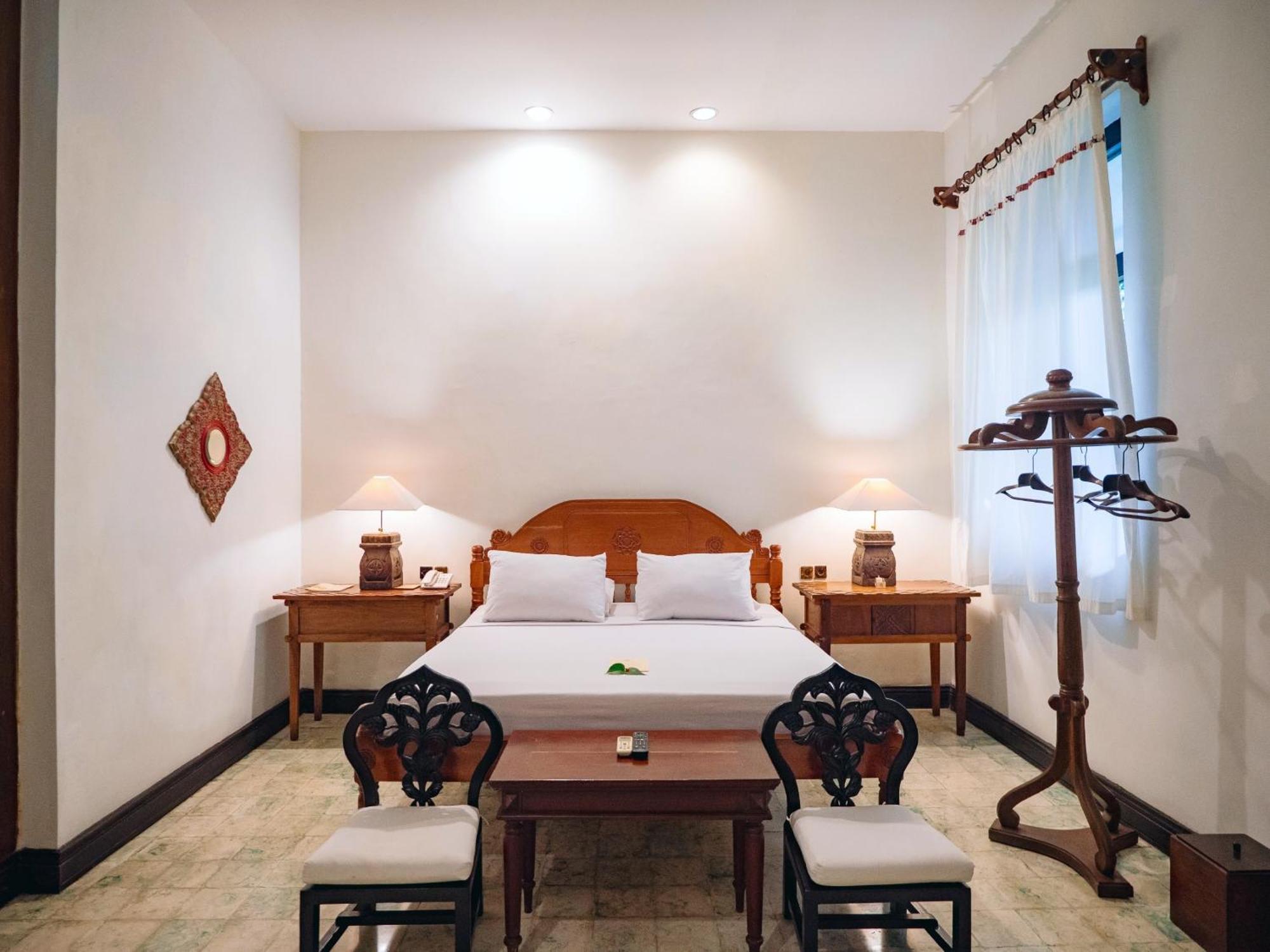 Hotel Tugu Blitar Kültér fotó