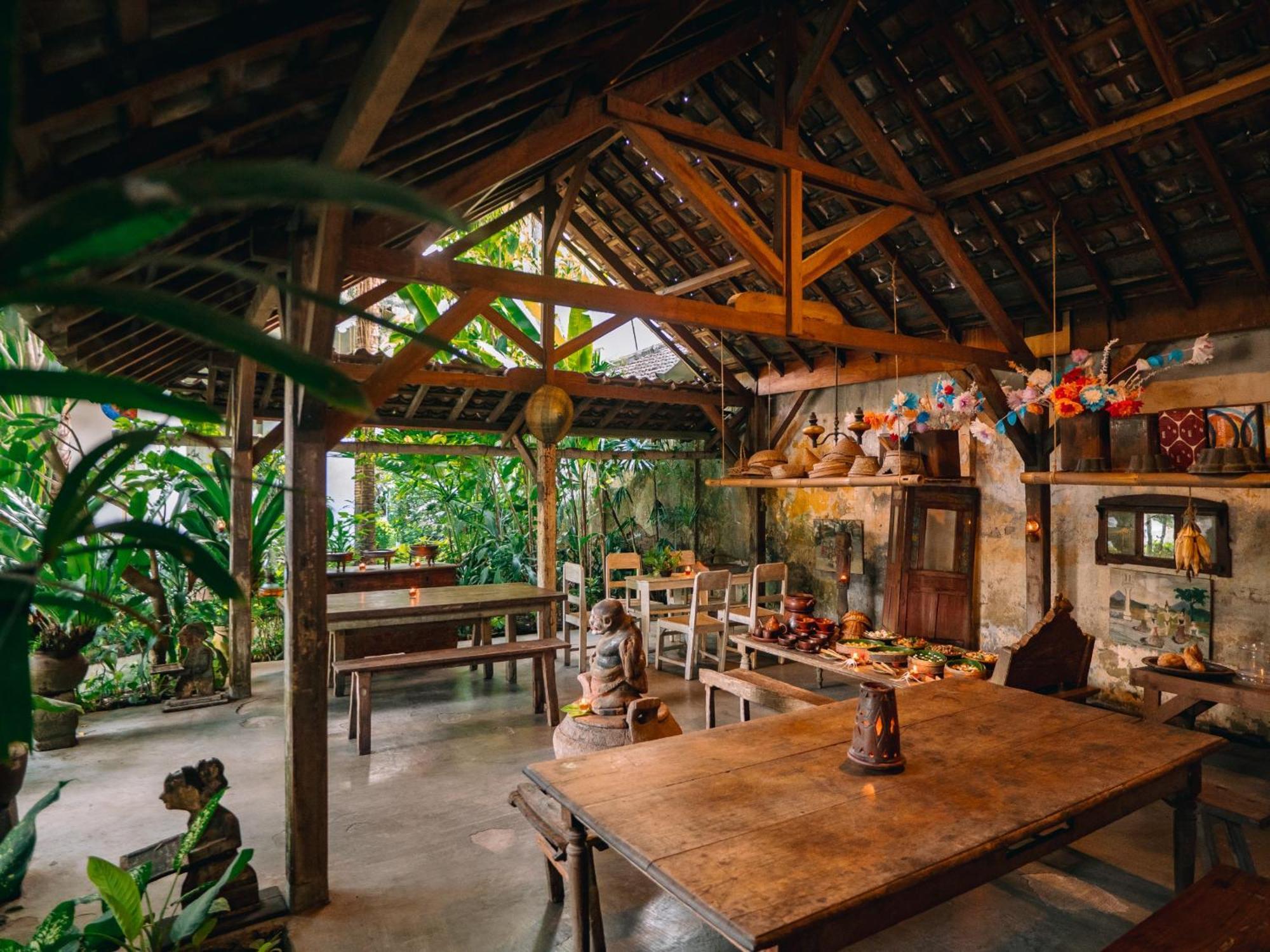 Hotel Tugu Blitar Kültér fotó