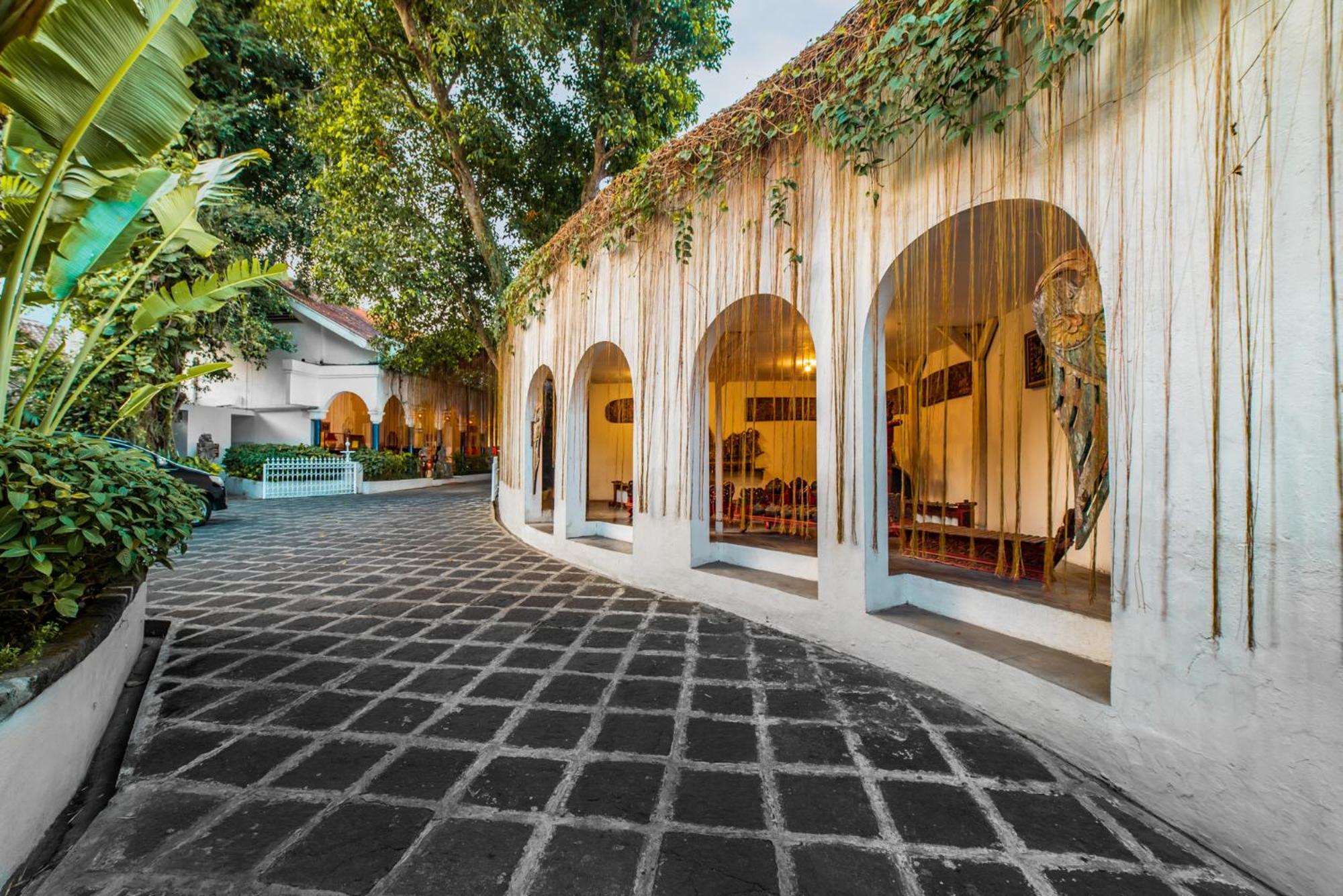 Hotel Tugu Blitar Kültér fotó