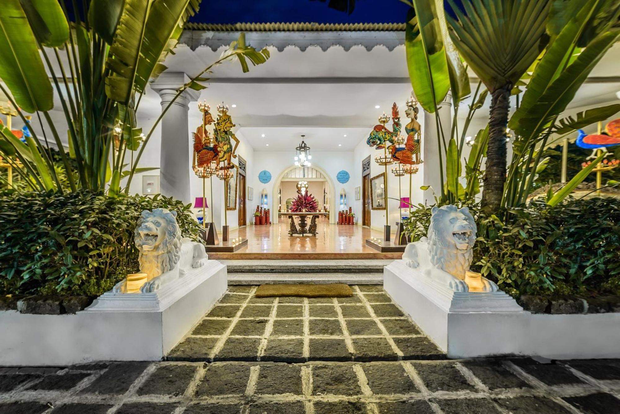 Hotel Tugu Blitar Kültér fotó
