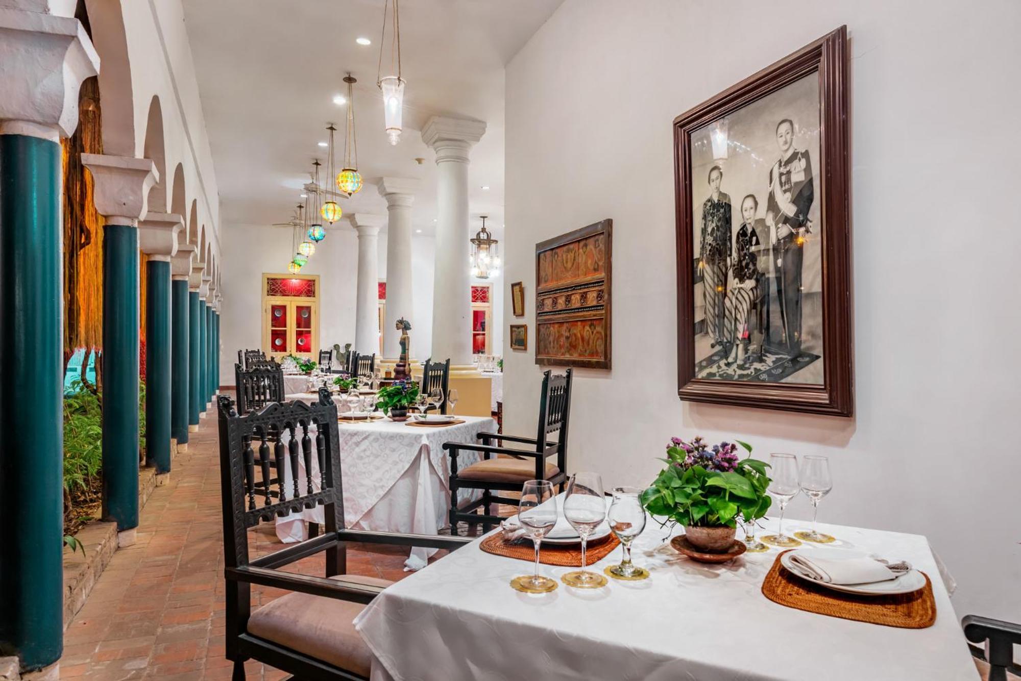 Hotel Tugu Blitar Kültér fotó