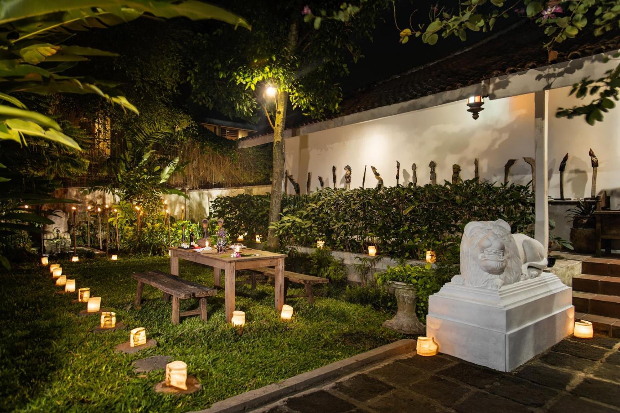 Hotel Tugu Blitar Kültér fotó