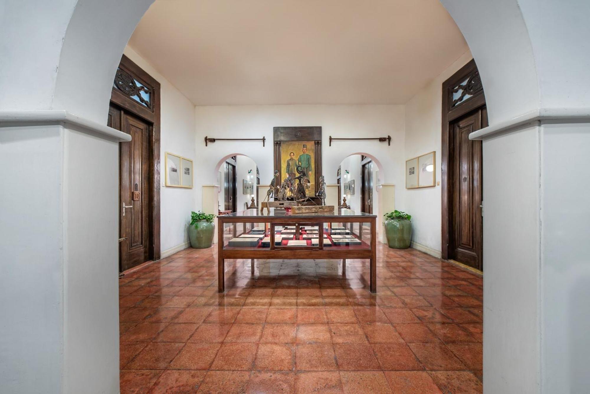 Hotel Tugu Blitar Kültér fotó